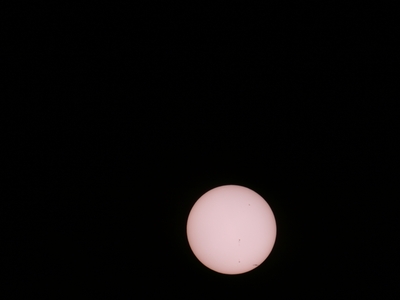 SUN LIGHT 1-200s 100iso +26c 3991stdev 20120520-19h45m01s229ms  Sun - May 20, 2012 - look closer at the funny sun spot, 5 o'clock